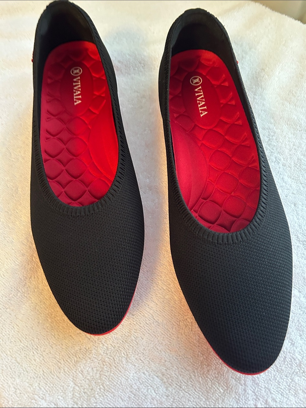 VIVAIA Black Knit Ballet Flats with Red Cushioned Insole